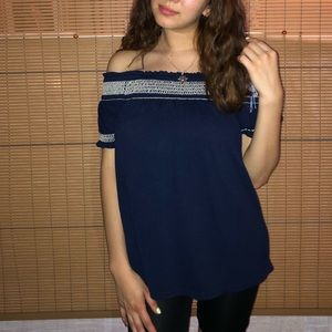 off shoulders blue shirt!🦋